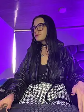 Isabella 21x online show from June 19, 2026, 12:44 pm