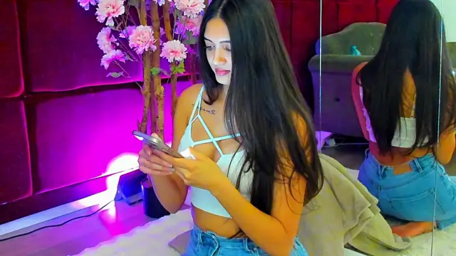 Snapshot of Alexxa chatting on October 28, 2025, 6:51 pm Alexxa online show from October 28, 2025, 6:51 pm