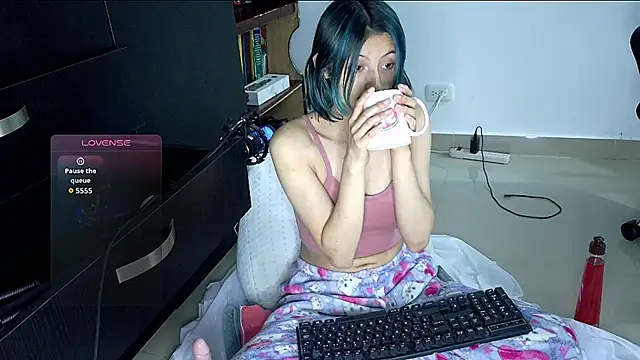 Snapshot of Camila---torres chatting on October 4, 2025, 2:24 am Camila---torres online show from October 4, 2025, 2:24 am