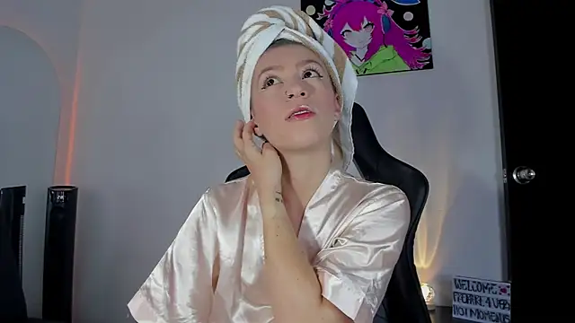 Snapshot of roxanne_jones1 chatting on May 26, 2026, 6:39 pm roxanne jones1 online show from May 26, 2026, 6:39 pm