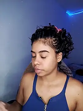 Fanny Klean online show from November 7, 2025, 2:38 am