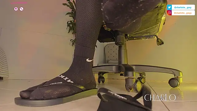 Snapshot of charlotte__grey chatting on November 8, 2025, 7:28 pm charlotte grey online show from November 8, 2025, 7:28 pm