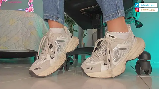 Snapshot of charlotte__grey chatting on October 25, 2025, 8:20 pm charlotte grey online show from October 25, 2025, 8:20 pm