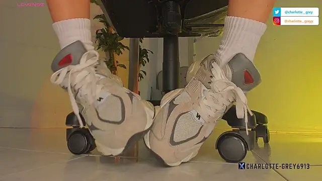 Snapshot of charlotte__grey chatting on November 10, 2025, 6:02 pm charlotte grey online show from November 10, 2025, 6:02 pm