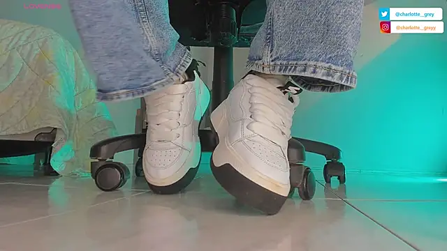 Snapshot of charlotte__grey chatting on October 24, 2025, 8:30 pm charlotte grey online show from October 24, 2025, 8:30 pm