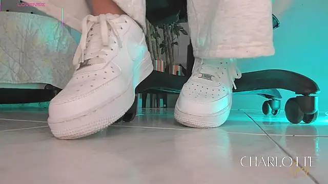 Snapshot of charlotte__grey chatting on January 13, 2026, 8:02 pm charlotte grey online show from January 13, 2026, 8:02 pm