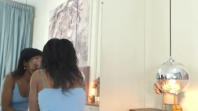 Snapshot of SabrinaDevill chatting on October 28, 2025, 1:10 pm SabrinaDevill online show from October 28, 2025, 1:10 pm