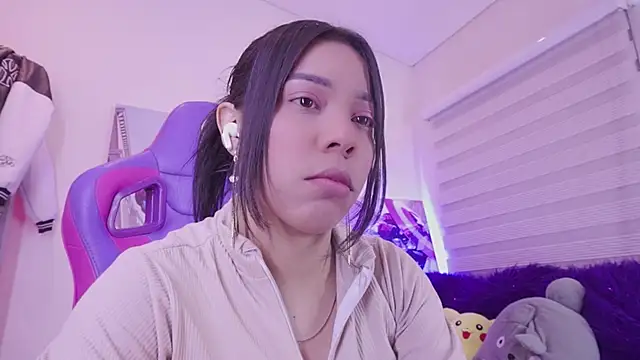 Snapshot of madelyn_rose_ chatting on April 29, 2026, 5:30 pm madelyn rose online show from April 29, 2026, 5:30 pm