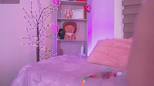 madelyn rose  online show from September 24, 2025, 1:57 am