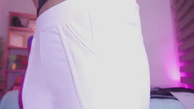 madelyn rose  online show from February 7, 2026, 2:08 am