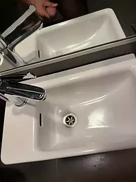 Snapshot of hotisraeli chatting on November 6, 2025, 7:45 am hotisraeli online show from November 6, 2025, 7:45 am