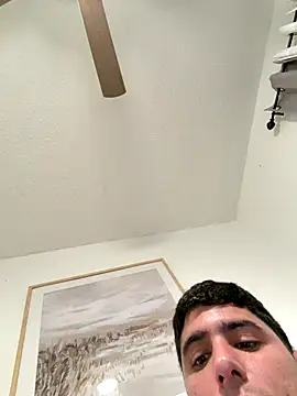 Snapshot of elwhite1996 chatting on December 18, 2025, 12:16 am elwhite1996 online show from December 18, 2025, 12:16 am