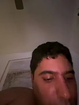 Snapshot of elwhite1996 chatting on December 17, 2025, 12:10 pm elwhite1996 online show from December 17, 2025, 12:10 pm