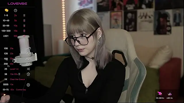 Snapshot of Traharaa chatting on February 9, 2026, 11:30 am Traharaa online show from February 9, 2026, 11:30 am