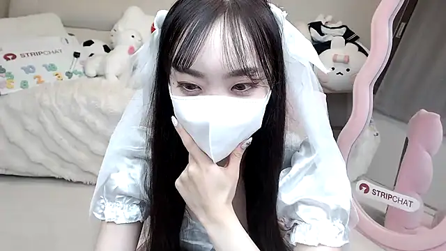 momo room online show from October 18, 2025, 11:01 am