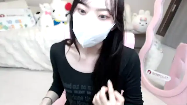 Snapshot of momo_room chatting on October 2, 2025, 11:02 am momo room online show from October 2, 2025, 11:02 am