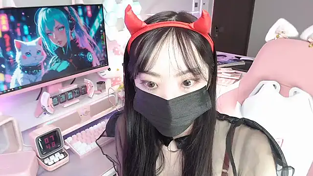 momo room online show from October 20, 2025, 10:38 am