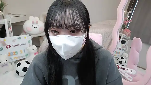 Snapshot of momo_room chatting on March 1, 2025, 4:04 am momo room online show from March 1, 2025, 4:04 am