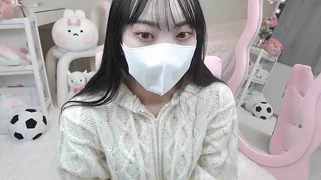 Snapshot of momo_room chatting on January 4, 2025, 4:44 am momo room online show from January 4, 2025, 4:44 am