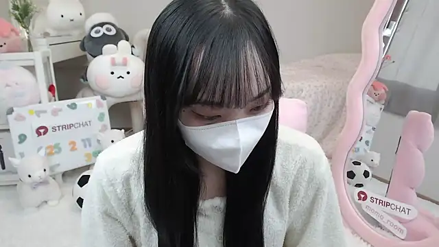 Snapshot of momo_room chatting on February 11, 2025, 6:40 am momo room online show from February 11, 2025, 6:40 am