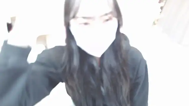 Snapshot of momo_room chatting on February 20, 2025, 10:48 am momo room online show from February 20, 2025, 10:48 am