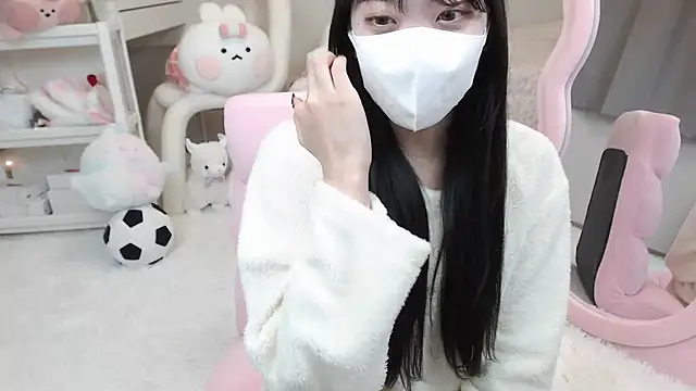Snapshot of momo_room chatting on December 19, 2024, 10:02 am momo room online show from December 19, 2024, 10:02 am