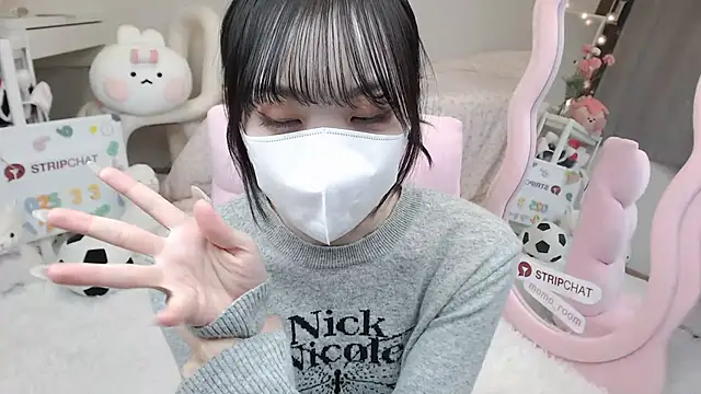 Snapshot of momo_room chatting on March 3, 2025, 10:38 am momo room online show from March 3, 2025, 10:38 am