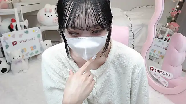 Snapshot of momo_room chatting on March 20, 2025, 11:05 am momo room online show from March 20, 2025, 11:05 am