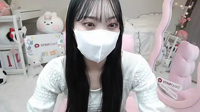 Snapshot of momo_room chatting on March 22, 2025, 10:28 am momo room online show from March 22, 2025, 10:28 am