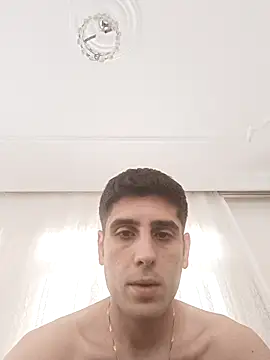 Snapshot of arenn1997 chatting on October 25, 2025, 12:04 pm arenn1997 online show from October 25, 2025, 12:04 pm