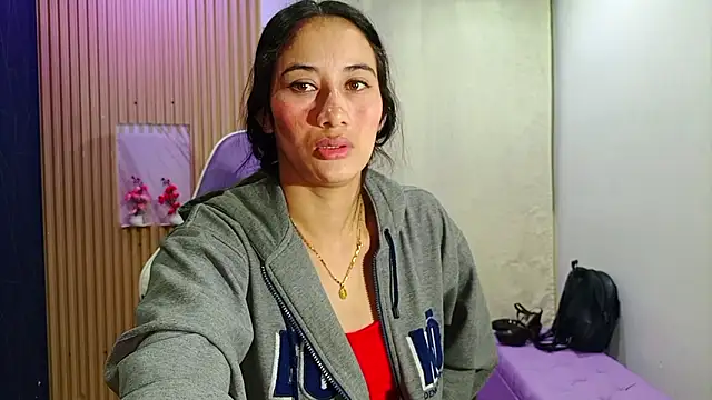 Snapshot of Cataleyalove_ADY chatting on October 25, 2025, 8:24 am Cataleyalove ADY online show from October 25, 2025, 8:24 am