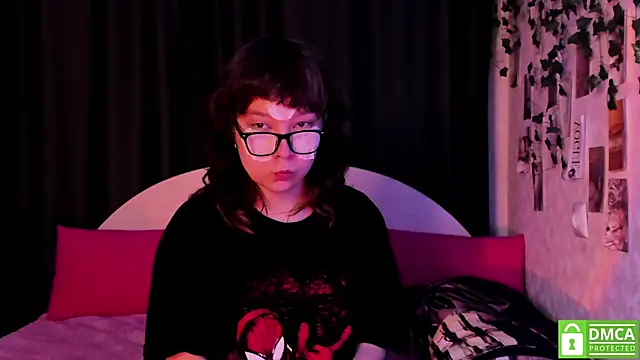 dreamgirllovee online show from November 21, 2025, 3:27 am