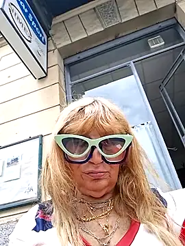 Snapshot of eva2023sexy chatting on April 29, 2026, 2:10 pm eva2023sexy online show from April 29, 2026, 2:10 pm