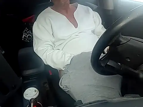 Vinyboy69 online show from November 18, 2025, 4:21 pm