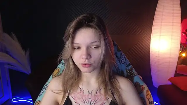 Snapshot of LitaBrom chatting on March 9, 2025, 1:14 am LitaBrom online show from March 9, 2025, 1:14 am