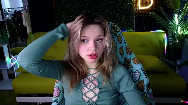 Snapshot of LitaBrom chatting on March 13, 2025, 4:49 am LitaBrom online show from March 13, 2025, 4:49 am