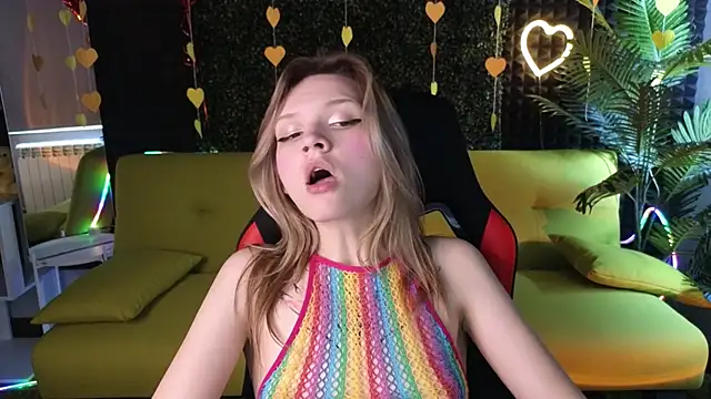 Snapshot of LitaBrom chatting on February 20, 2025, 4:18 am LitaBrom online show from February 20, 2025, 4:18 am