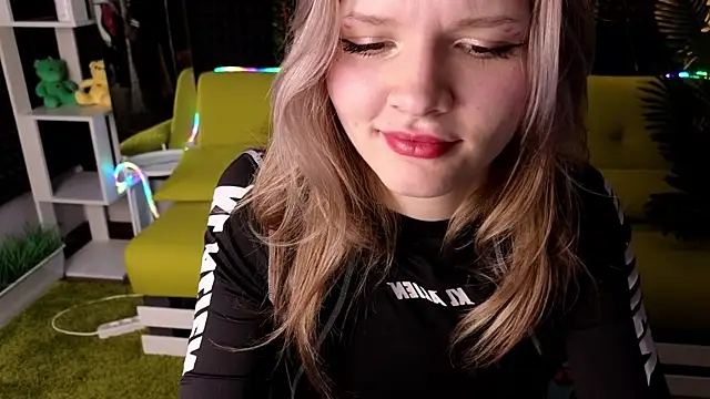 Snapshot of LitaBrom chatting on March 3, 2025, 11:11 am LitaBrom online show from March 3, 2025, 11:11 am