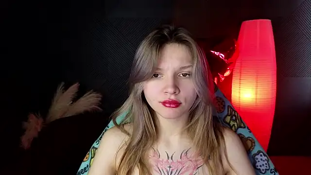 Snapshot of LitaBrom chatting on March 2, 2025, 4:28 am LitaBrom online show from March 2, 2025, 4:28 am