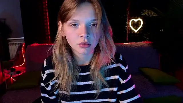 Snapshot of LitaBrom chatting on October 7, 2025, 2:01 am LitaBrom online show from October 7, 2025, 2:01 am