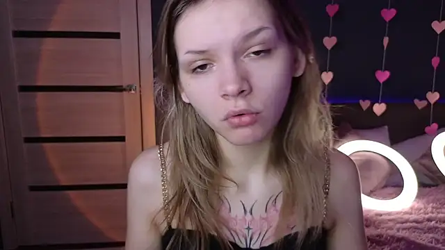 Snapshot of LitaBrom chatting on February 18, 2025, 1:32 am LitaBrom online show from February 18, 2025, 1:32 am