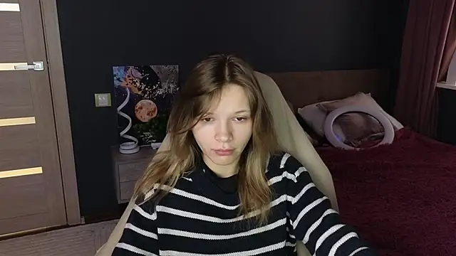 Snapshot of LitaBrom chatting on October 16, 2025, 1:36 am LitaBrom online show from October 16, 2025, 1:36 am