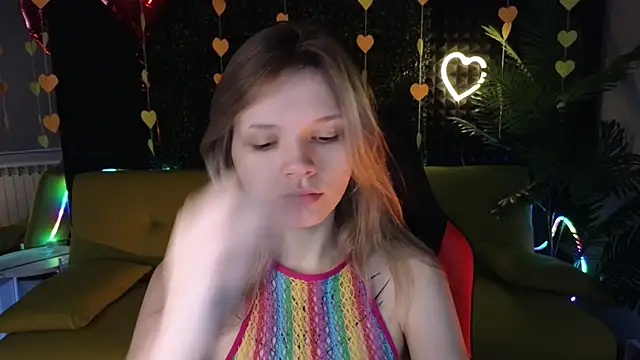 Snapshot of LitaBrom chatting on February 20, 2025, 1:14 am LitaBrom online show from February 20, 2025, 1:14 am