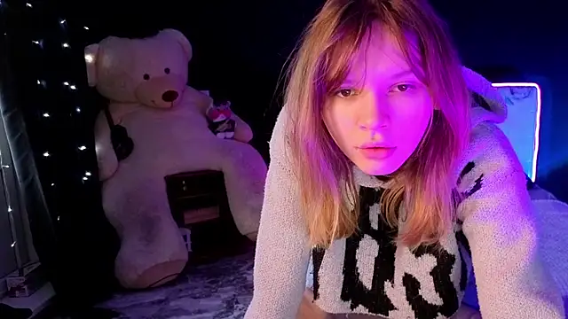 Snapshot of LitaBrom chatting on November 20, 2025, 2:01 am LitaBrom online show from November 20, 2025, 2:01 am