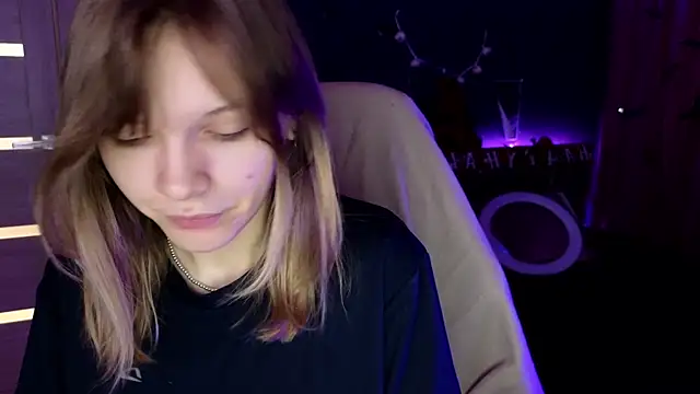 Snapshot of LitaBrom chatting on October 24, 2025, 3:05 am LitaBrom online show from October 24, 2025, 3:05 am