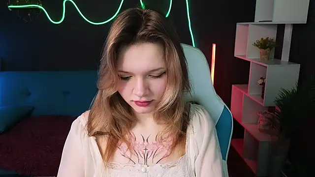 Snapshot of LitaBrom chatting on February 5, 2025, 4:16 am LitaBrom online show from February 5, 2025, 4:16 am