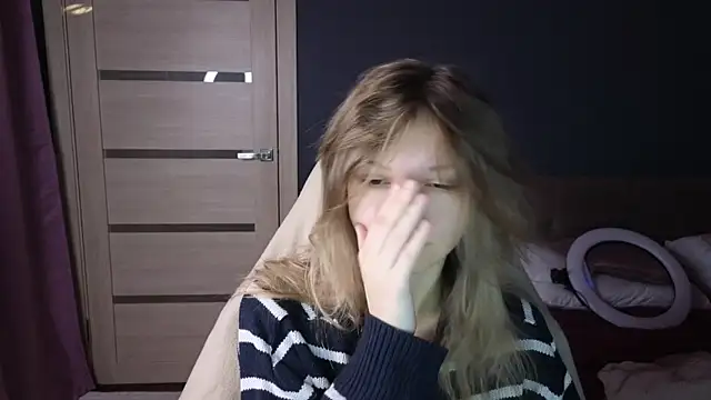 Snapshot of LitaBrom chatting on October 14, 2025, 1:39 am LitaBrom online show from October 14, 2025, 1:39 am