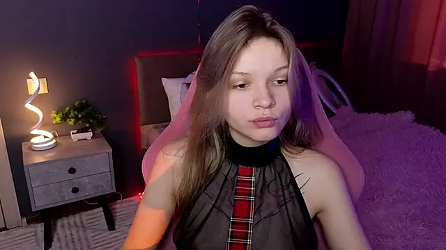 Snapshot of LitaBrom chatting on March 4, 2025, 4:17 am LitaBrom online show from March 4, 2025, 4:17 am