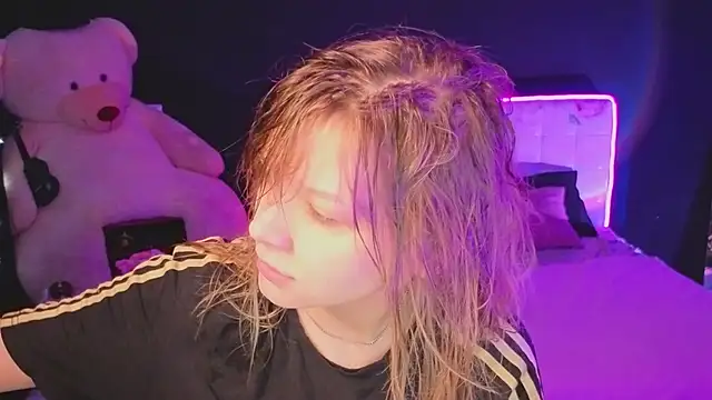 Snapshot of LitaBrom chatting on November 26, 2025, 2:22 am LitaBrom online show from November 26, 2025, 2:22 am