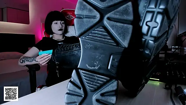  Goddess Misha  online show from December 1, 2025, 8:53 pm